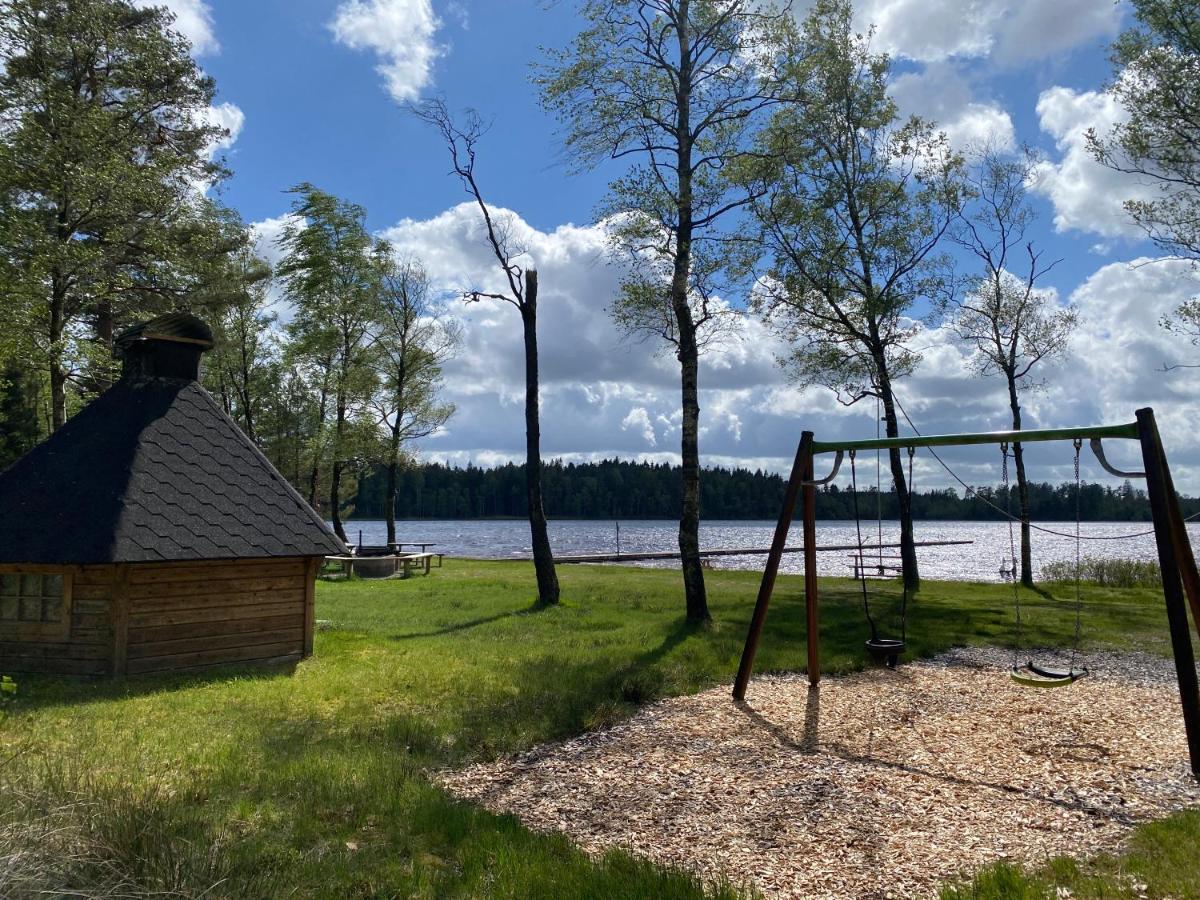Skog Fegen Naera Ullared Villa Екстериор снимка