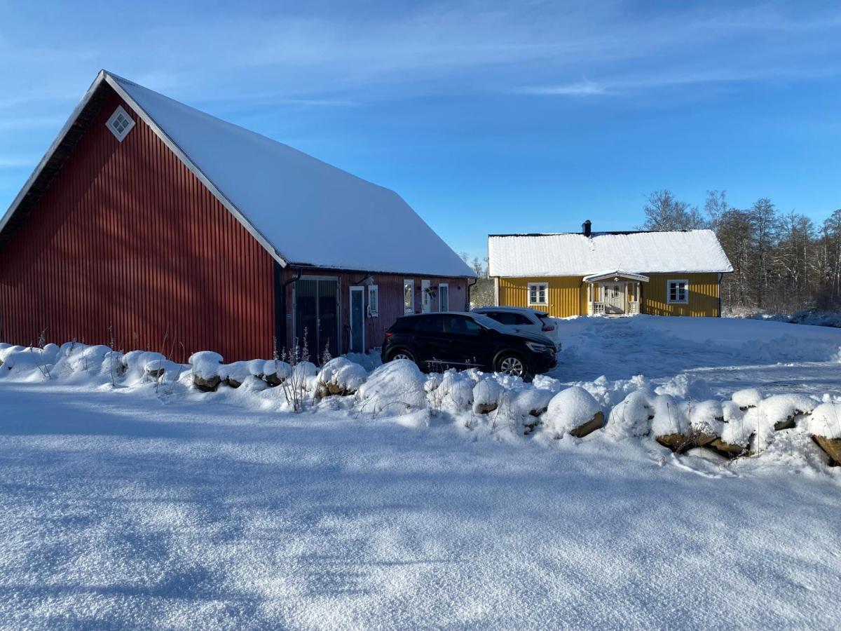 Skog Fegen Naera Ullared Villa Екстериор снимка